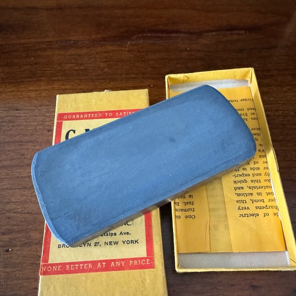 VINTAGE C-MON HONE, BARBER TOOL, CARL MONKHOUSE, PETER J MICHAELS, INC - Picture 3 of 4